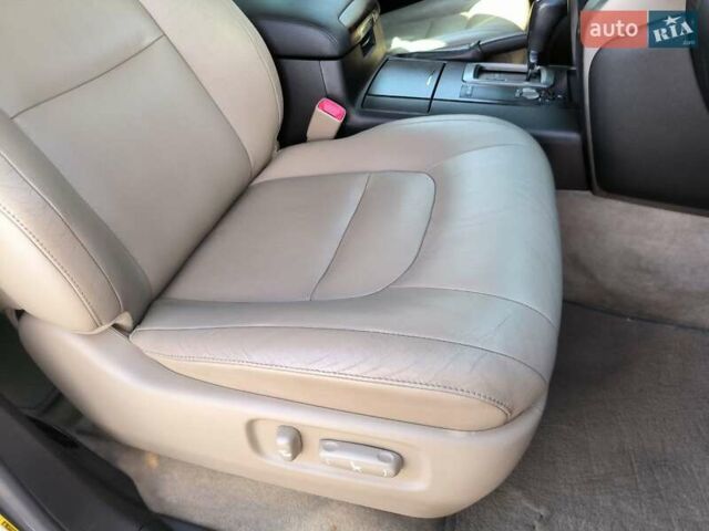 Серый Тойота Ленд Крузер, объемом двигателя 4.7 л и пробегом 199 тыс. км за 25500 $, фото 28 на Automoto.ua