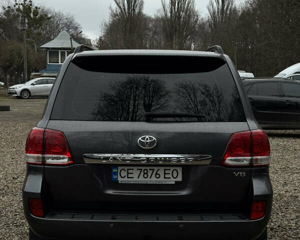 Серый Тойота Ленд Крузер, объемом двигателя 4.46 л и пробегом 317 тыс. км за 21900 $, фото 3 на Automoto.ua