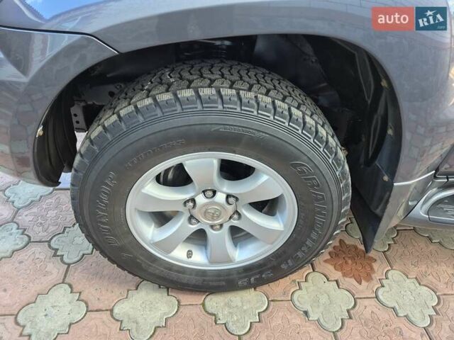 Серый Тойота Ленд Крузер, объемом двигателя 3.96 л и пробегом 139 тыс. км за 19500 $, фото 29 на Automoto.ua