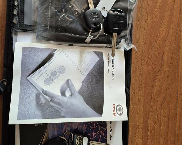 Серый Тойота Ленд Крузер, объемом двигателя 3.96 л и пробегом 139 тыс. км за 19500 $, фото 21 на Automoto.ua