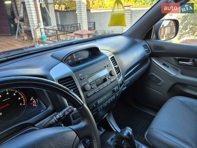 Серый Тойота Ленд Крузер, объемом двигателя 3.96 л и пробегом 139 тыс. км за 19500 $, фото 54 на Automoto.ua