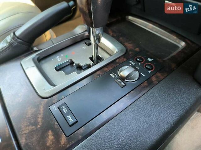 Серый Тойота Ленд Крузер, объемом двигателя 4.7 л и пробегом 199 тыс. км за 25500 $, фото 42 на Automoto.ua