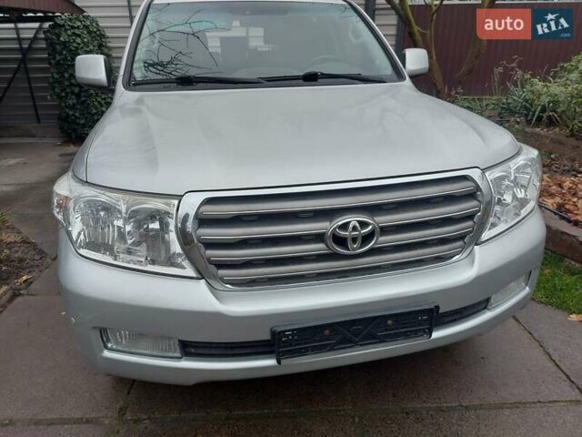 Серый Тойота Ленд Крузер, объемом двигателя 4.46 л и пробегом 199 тыс. км за 29000 $, фото 4 на Automoto.ua