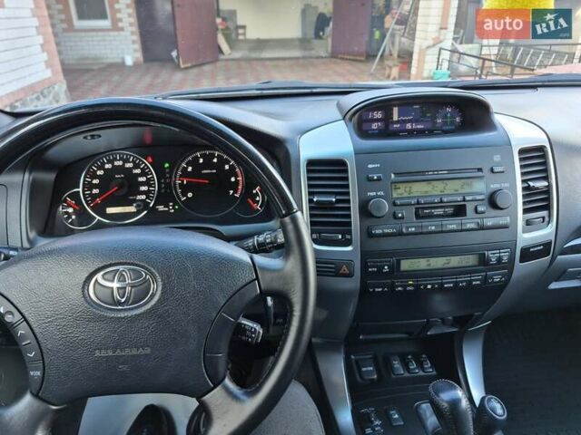 Серый Тойота Ленд Крузер, объемом двигателя 3.96 л и пробегом 139 тыс. км за 19500 $, фото 24 на Automoto.ua