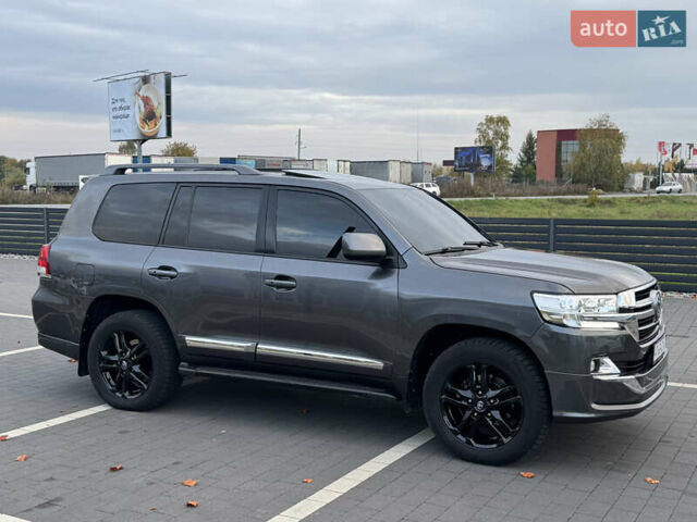 Серый Тойота Ленд Крузер, объемом двигателя 4.5 л и пробегом 275 тыс. км за 26900 $, фото 77 на Automoto.ua