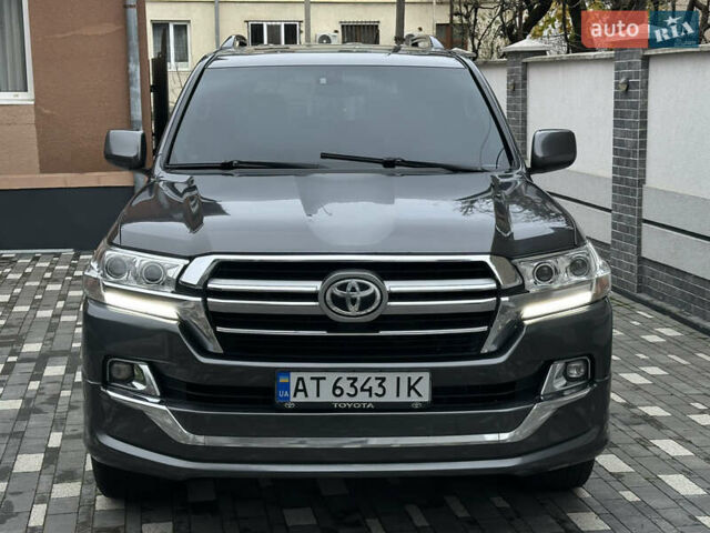 Серый Тойота Ленд Крузер, объемом двигателя 4.5 л и пробегом 285 тыс. км за 25900 $, фото 16 на Automoto.ua
