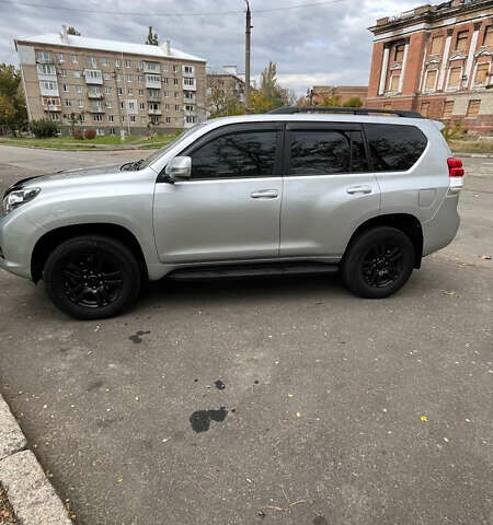 Серый Тойота Ленд Крузер, объемом двигателя 2.98 л и пробегом 203 тыс. км за 23000 $, фото 1 на Automoto.ua