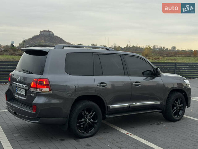 Серый Тойота Ленд Крузер, объемом двигателя 4.5 л и пробегом 275 тыс. км за 26900 $, фото 15 на Automoto.ua