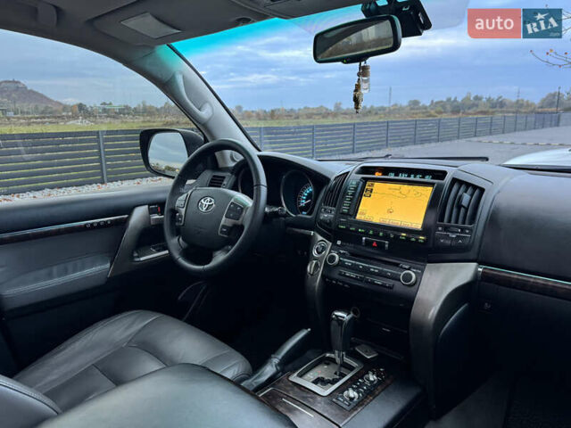 Серый Тойота Ленд Крузер, объемом двигателя 4.5 л и пробегом 285 тыс. км за 25900 $, фото 36 на Automoto.ua