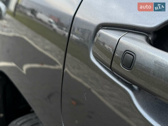 Серый Тойота Ленд Крузер, объемом двигателя 4.5 л и пробегом 285 тыс. км за 25900 $, фото 23 на Automoto.ua