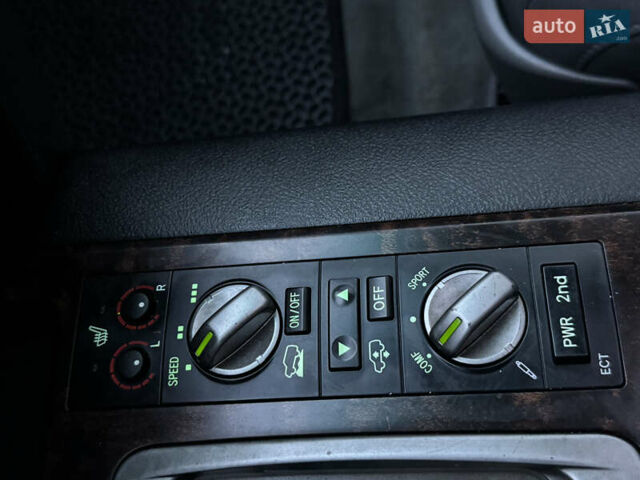 Серый Тойота Ленд Крузер, объемом двигателя 4.5 л и пробегом 285 тыс. км за 25900 $, фото 50 на Automoto.ua