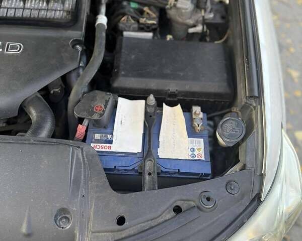 Серый Тойота Ленд Крузер, объемом двигателя 4.5 л и пробегом 195 тыс. км за 25000 $, фото 15 на Automoto.ua