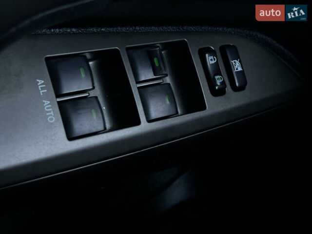 Серый Тойота Ленд Крузер, объемом двигателя 4.5 л и пробегом 285 тыс. км за 25900 $, фото 52 на Automoto.ua