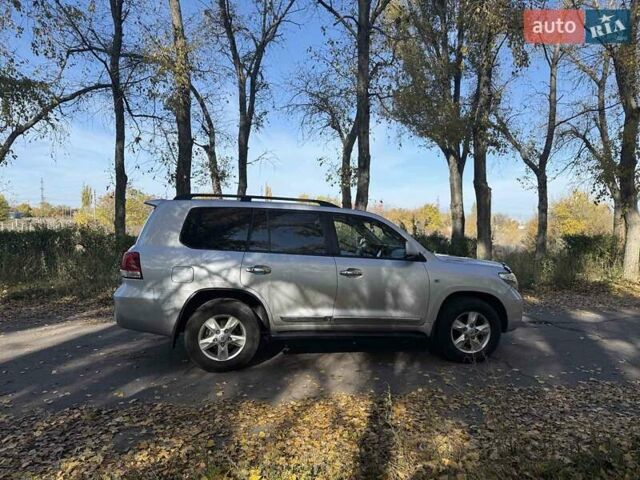 Серый Тойота Ленд Крузер, объемом двигателя 4.5 л и пробегом 195 тыс. км за 25000 $, фото 9 на Automoto.ua