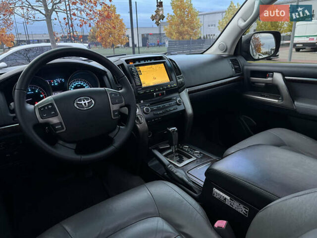 Сірий Тойота Ленд Крузер, об'ємом двигуна 4.5 л та пробігом 280 тис. км за 24900 $, фото 31 на Automoto.ua