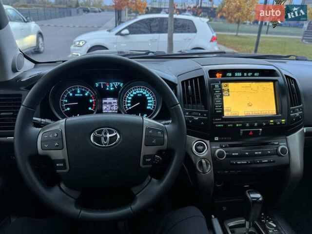 Серый Тойота Ленд Крузер, объемом двигателя 4.5 л и пробегом 285 тыс. км за 25900 $, фото 37 на Automoto.ua