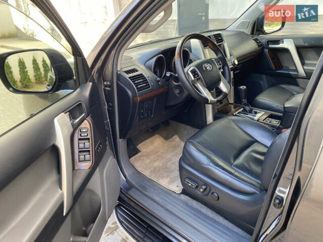 Сірий Тойота Ленд Крузер, об'ємом двигуна 2.98 л та пробігом 225 тис. км за 22700 $, фото 10 на Automoto.ua