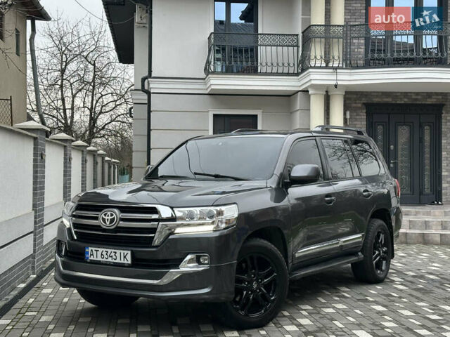 Серый Тойота Ленд Крузер, объемом двигателя 4.5 л и пробегом 285 тыс. км за 25900 $, фото 12 на Automoto.ua