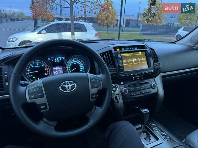 Серый Тойота Ленд Крузер, объемом двигателя 4.5 л и пробегом 275 тыс. км за 26900 $, фото 69 на Automoto.ua