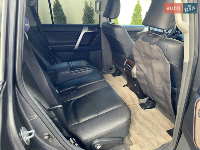 Сірий Тойота Ленд Крузер, об'ємом двигуна 2.98 л та пробігом 225 тис. км за 22700 $, фото 9 на Automoto.ua