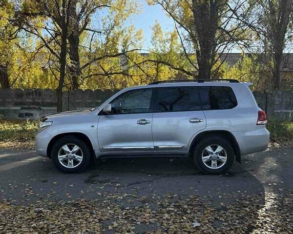 Серый Тойота Ленд Крузер, объемом двигателя 4.5 л и пробегом 195 тыс. км за 25000 $, фото 4 на Automoto.ua