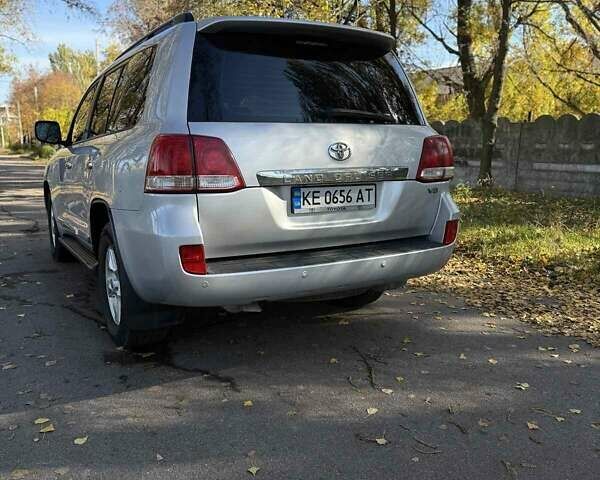 Серый Тойота Ленд Крузер, объемом двигателя 4.5 л и пробегом 195 тыс. км за 25000 $, фото 7 на Automoto.ua