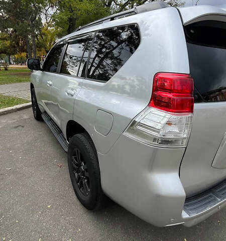 Серый Тойота Ленд Крузер, объемом двигателя 2.98 л и пробегом 203 тыс. км за 23000 $, фото 4 на Automoto.ua