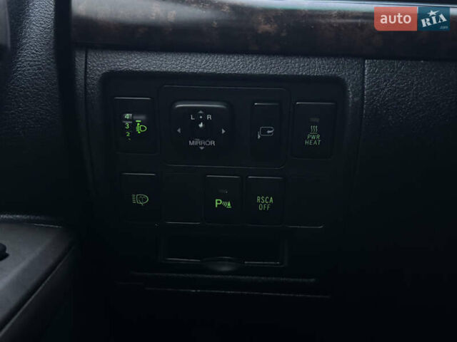 Серый Тойота Ленд Крузер, объемом двигателя 4.5 л и пробегом 275 тыс. км за 26900 $, фото 53 на Automoto.ua