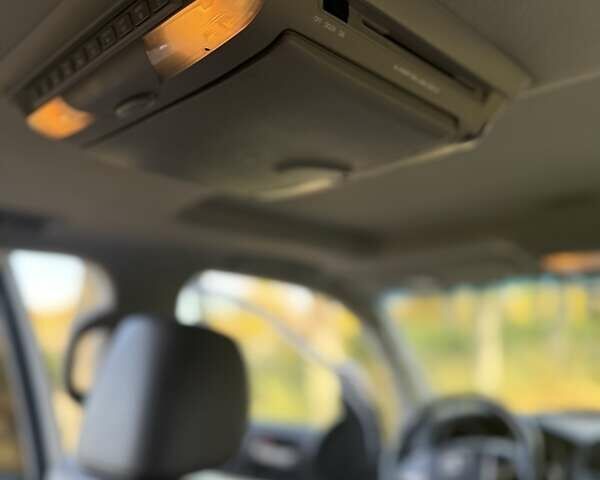 Серый Тойота Ленд Крузер, объемом двигателя 4.5 л и пробегом 195 тыс. км за 25000 $, фото 30 на Automoto.ua