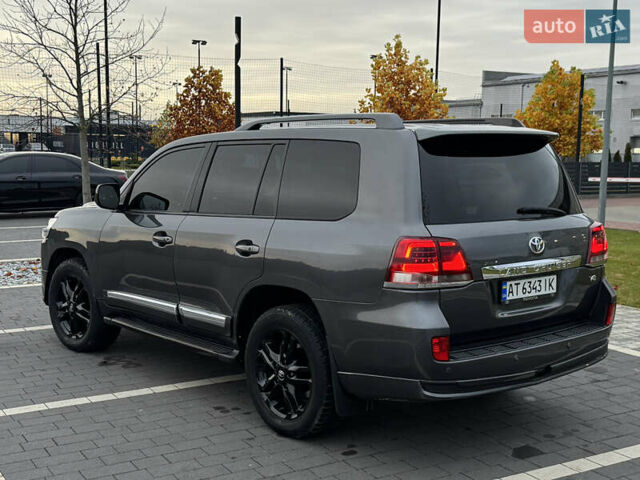 Серый Тойота Ленд Крузер, объемом двигателя 4.5 л и пробегом 275 тыс. км за 26900 $, фото 14 на Automoto.ua