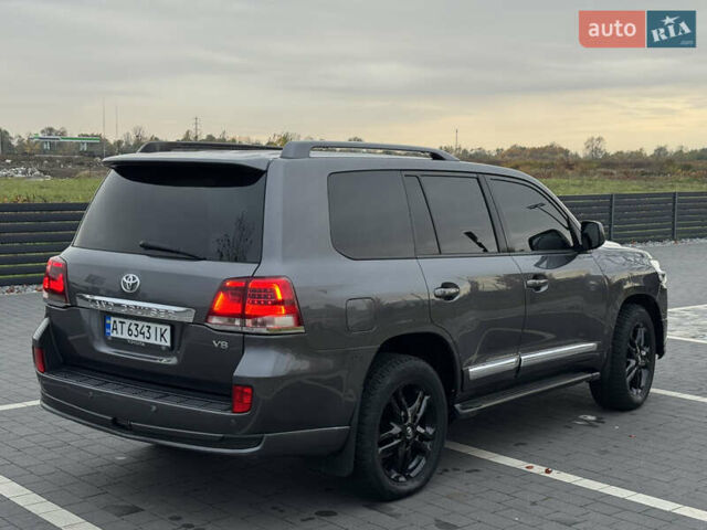 Серый Тойота Ленд Крузер, объемом двигателя 4.5 л и пробегом 275 тыс. км за 26900 $, фото 25 на Automoto.ua