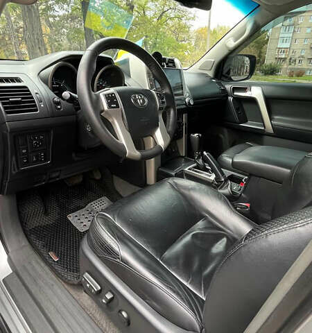 Серый Тойота Ленд Крузер, объемом двигателя 2.98 л и пробегом 203 тыс. км за 23000 $, фото 9 на Automoto.ua