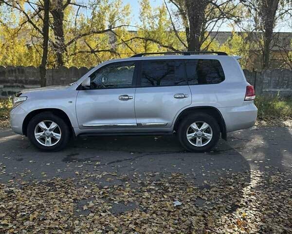 Серый Тойота Ленд Крузер, объемом двигателя 4.5 л и пробегом 195 тыс. км за 25000 $, фото 5 на Automoto.ua