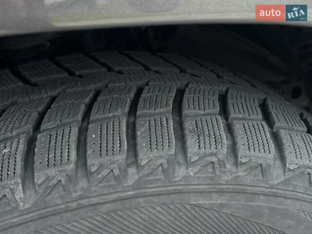 Серый Тойота Ленд Крузер, объемом двигателя 4.5 л и пробегом 275 тыс. км за 26900 $, фото 28 на Automoto.ua