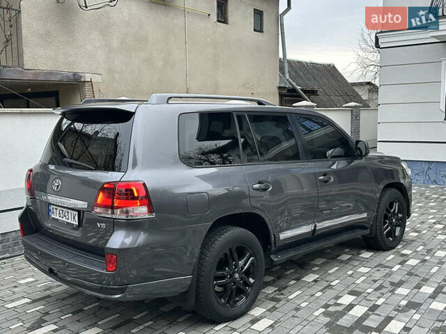 Серый Тойота Ленд Крузер, объемом двигателя 4.5 л и пробегом 285 тыс. км за 25900 $, фото 19 на Automoto.ua