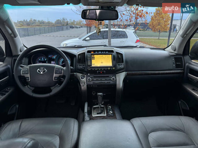 Серый Тойота Ленд Крузер, объемом двигателя 4.5 л и пробегом 275 тыс. км за 26900 $, фото 37 на Automoto.ua