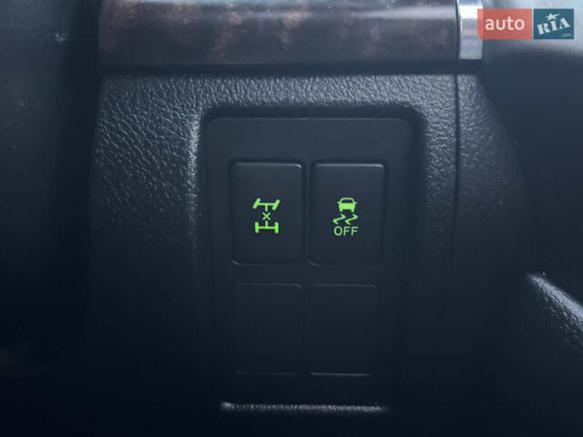 Серый Тойота Ленд Крузер, объемом двигателя 4.5 л и пробегом 275 тыс. км за 26900 $, фото 61 на Automoto.ua