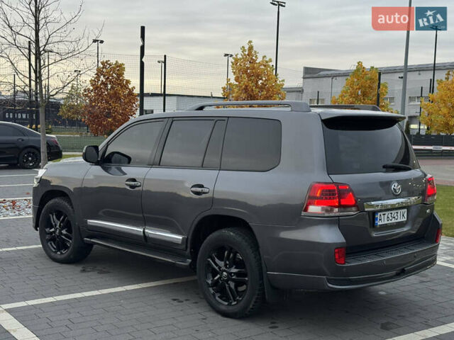 Серый Тойота Ленд Крузер, объемом двигателя 4.5 л и пробегом 275 тыс. км за 26900 $, фото 17 на Automoto.ua