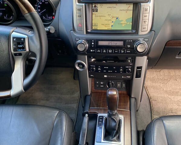 Сірий Тойота Ленд Крузер, об'ємом двигуна 2.98 л та пробігом 225 тис. км за 22700 $, фото 7 на Automoto.ua