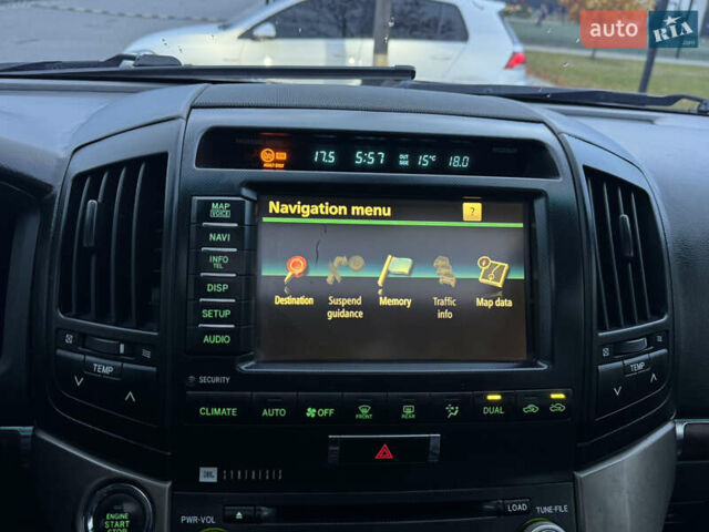 Серый Тойота Ленд Крузер, объемом двигателя 4.5 л и пробегом 275 тыс. км за 26900 $, фото 62 на Automoto.ua