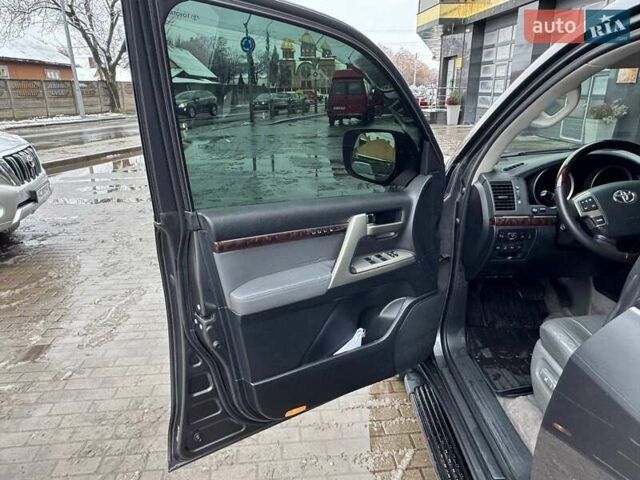 Сірий Тойота Ленд Крузер, об'ємом двигуна 4.5 л та пробігом 225 тис. км за 28000 $, фото 17 на Automoto.ua