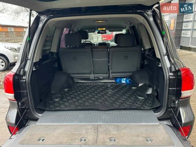 Сірий Тойота Ленд Крузер, об'ємом двигуна 4.5 л та пробігом 225 тис. км за 28000 $, фото 5 на Automoto.ua