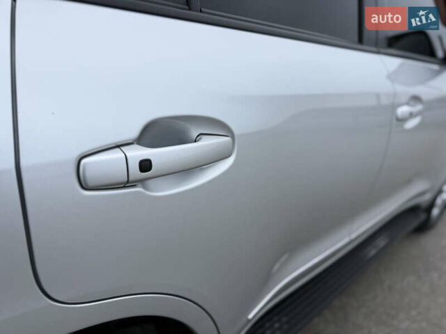 Серый Тойота Ленд Крузер, объемом двигателя 4.5 л и пробегом 280 тыс. км за 32500 $, фото 76 на Automoto.ua