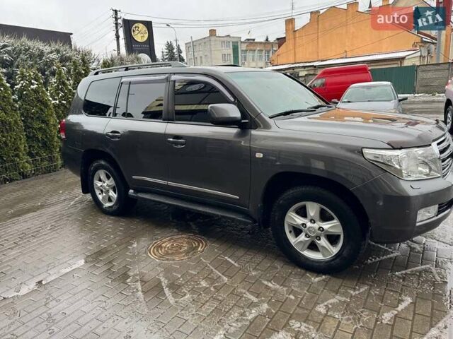 Сірий Тойота Ленд Крузер, об'ємом двигуна 4.5 л та пробігом 225 тис. км за 28000 $, фото 7 на Automoto.ua