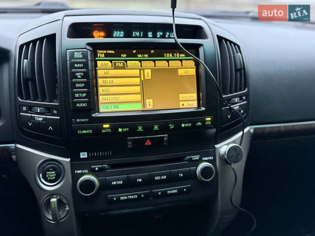 Серый Тойота Ленд Крузер, объемом двигателя 4.5 л и пробегом 280 тыс. км за 32500 $, фото 30 на Automoto.ua