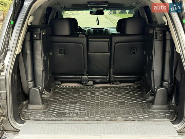 Сірий Тойота Ленд Крузер, об'ємом двигуна 0 л та пробігом 280 тис. км за 22900 $, фото 8 на Automoto.ua