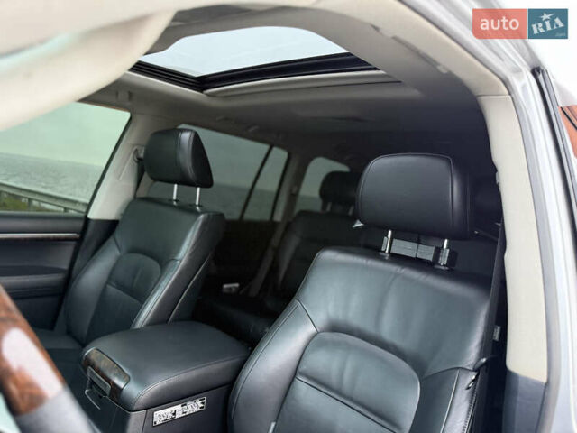 Серый Тойота Ленд Крузер, объемом двигателя 4.5 л и пробегом 280 тыс. км за 32500 $, фото 48 на Automoto.ua