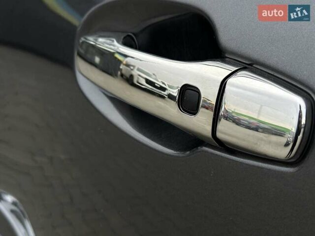 Серый Тойота Ленд Крузер, объемом двигателя 4.5 л и пробегом 139 тыс. км за 39000 $, фото 21 на Automoto.ua