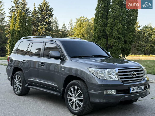 Сірий Тойота Ленд Крузер, об'ємом двигуна 4.5 л та пробігом 281 тис. км за 24400 $, фото 2 на Automoto.ua