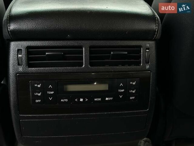 Серый Тойота Ленд Крузер, объемом двигателя 4.5 л и пробегом 139 тыс. км за 39000 $, фото 23 на Automoto.ua